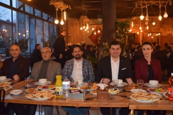 Ortaköy Belediye Başkanımız Sn. Ali Rıza ÖZDEMİR, Kaymakamlığımız tarafından yetim ve öksüz çocuklarımız için organize edilen iftar yemeği katıldı.